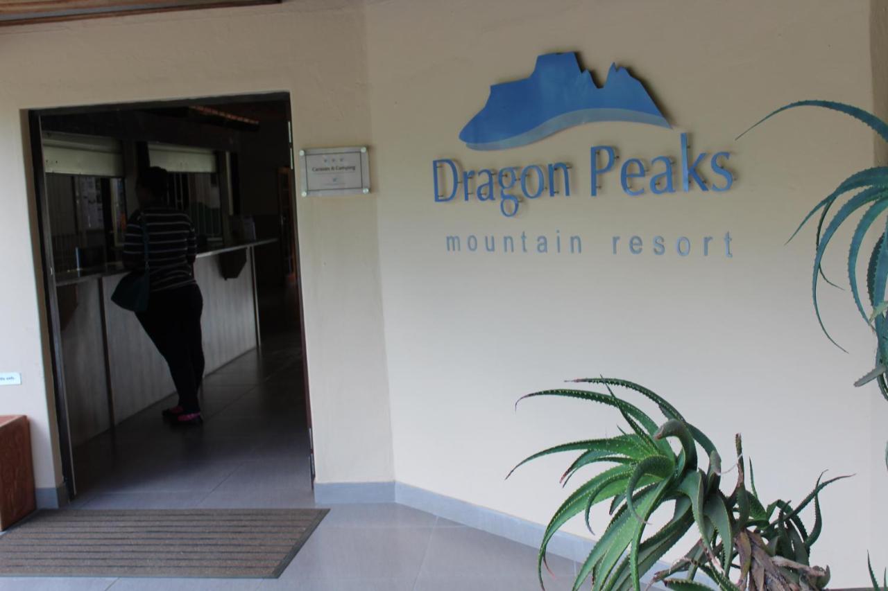 Dragon Peaks Mountain Resort Champagne Valley Exterior foto